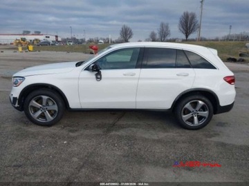 Mercedes GLC C254/X254 2022 Mercedes-Benz GLC 2022 r., 300 4MATIC SUV 2.0 Benzyna 255KM, zdjęcie 14