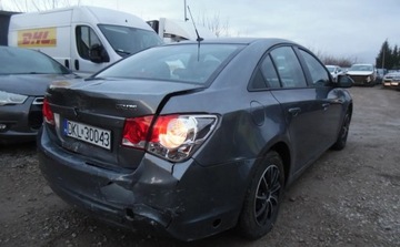 Chevrolet Cruze Sedan 1.8 16V DOHC 141KM 2013 Chevrolet Cruze 2013r, Salonowy, 1.8 BenzynaLPG. Lekko uszkodzony prawy ty, zdjęcie 3
