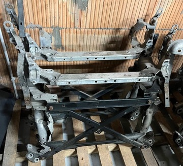 AUDI A4 A5 B8 8T0 WÓZEK TRAWERSA PRZÓD SANKI