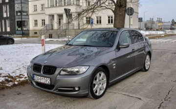 BMW Seria 3 E90-91-92-93 Limuzyna E90 318d 143KM 2009 BMW Seria 3 2,0d 2009 r. Lift iDrive 2.0 Diesel 143KM