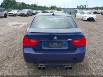 BMW Seria 3 E90-91-92-93 2010 BMW M3 2010 4.0l 4.0 Benzyna 414KM, zdjęcie 4