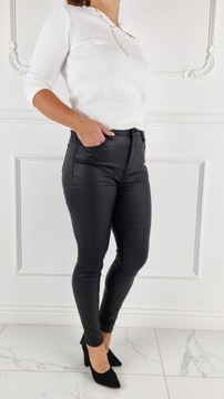 # Классические брюки с изолированным изолированным