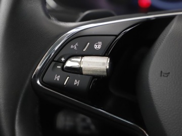 Skoda Superb III Kombi Facelifting 2.0 TDI SCR 200KM 2022 Skoda Superb Combi 2.0 TDI 200 KM Style DSG FV 23%, zdjęcie 13