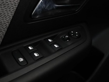 Citroen C4 III SUV 1.2 PureTech 130KM 2020 Citroen C4 klima auyo navi kamera i czujniki, zdjęcie 34