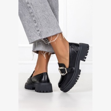 MOKASYNY DAMSKIE NA PLATFORMIE Z KLAMRĄ r 40