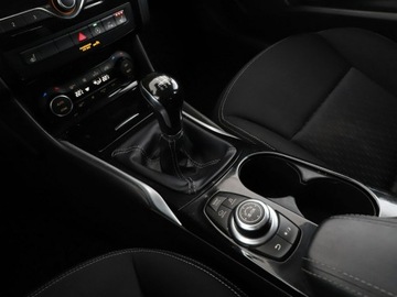 Infiniti Q30 1.5D 109KM 2016 Infiniti Q30 1.5d Premium Klimatronik Tempomat, zdjęcie 26