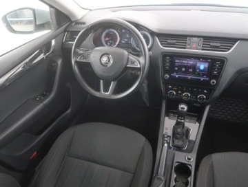 Skoda Octavia III Liftback Facelifting 1.8 TSI 180KM 2018 Skoda Octavia 1.8 TSI, Salon Polska, DSG, Klima, zdjęcie 6