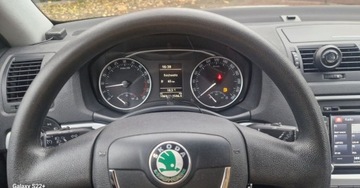 Skoda Octavia II Kombi 1.6 TDI CR DPF 105KM 2011 Skoda Octavia Wzorowa - Bezwyoadkowa - Nawigacja - Zarejestrowana 1.6, zdjęcie 6