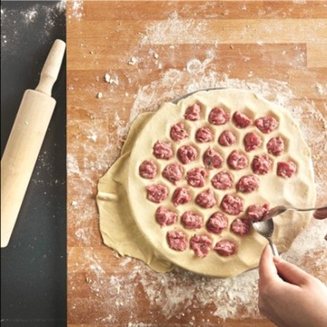 ФОРМА ДЛЯ ПЕЛЬЦЕВ USZKA PIEROŻNICA, 37 ШТУК ПАРЕНКОВ