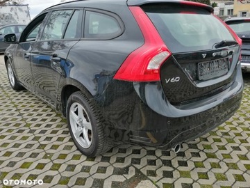 Volvo V60 I Kombi Facelifting 2.0 T3 DRIVE-E 152KM 2016 Volvo V60 I 2.0 T3 2,0, bezwypadkowy, zdjęcie 7