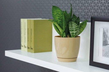 ЦВЕТОЧНЫЙ ГОРШОК ТОСКАНА НА ПОДСТАВКЕ, диаметр. 13СМ ГЛЯНЦЕВЫЙ БЕЛЫЙ Форма-пластик