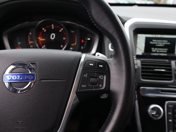 Volvo XC60 I SUV Facelifting 2.0 D4 DRIVE-E 190KM 2016 Volvo XC60 D4, Salon Polska, Serwis ASO, 187 KM, zdjęcie 16