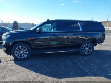 Chevrolet Suburban GMT900 2022 Chevrolet Suburban LT 2022 5.3 Benzyna 355KM, zdjęcie 2