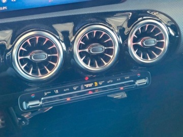 Mercedes CLA C118/X118 Shooting Brake Facelifting 1.3 200 163KM 2025 CLA 200 AMG Line Shooting Brake 1.3 (163KM) 2025, zdjęcie 10