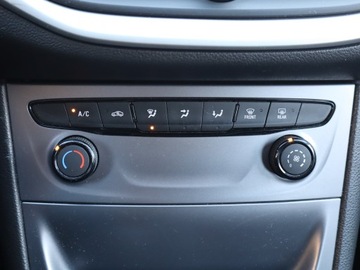 Opel Astra K Hatchback 5d 1.4 Turbo 125KM 2017 Opel Astra 1.4 T, Klima, Tempomat, Parktronic, zdjęcie 12