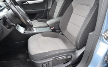 Volkswagen Passat B7 Variant 2.0 TDI CR DPF BlueMotion 140KM 2013 Volkswagen Passat Alltrack 2.0 tdi - bezwypadkowy - zadbany - oplacony - b, zdjęcie 6