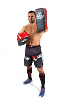 TARCZA TRENINGOWA PAO BOKSERSKA MUAY THAI KICKBOXING KARATE 42X25 BUSHIDO