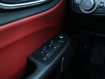 Alfa Romeo Giulia II Sedan Facelifting 2.0 Turbo 200KM 2020 Alfa Romeo Giulia 2.0 Turbo, Salon Polska, zdjęcie 17