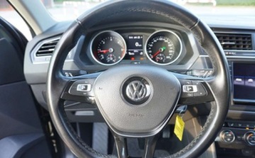 Volkswagen Tiguan II SUV 2.0 TDI 150KM 2016 Volkswagen Tiguan Bezwypadkowy Serwisowany 1-Wlasciciel Navi Automat Asyst, zdjęcie 17