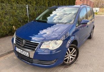 Volkswagen Touran I 2.0 FSI 150KM 2007 Volkswagen Touran 2.0 Benzyna Ladny Stan Klimatronik Kamera NAVI Zadbany, zdjęcie 5
