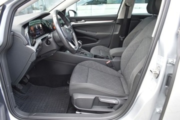 Volkswagen Golf VIII Variant 1.5 TSI 130KM 2022 Volkswagen Golf SalonPL TSI 130KM Variant Life ACC LaneAssist Czujniki ALA, zdjęcie 26