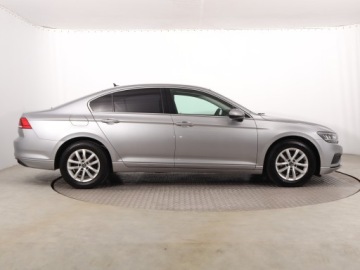 Volkswagen Passat B8 Variant Facelifting 2.0 TDI SCR 150KM 2022 VW Passat 2.0 TDI, Salon Polska, 1. Właściciel, zdjęcie 5