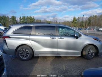 Toyota Sienna III 2022 Toyota Sienna 2022r., 4x4, 2.5L 2.5 Hybryda 245KM, zdjęcie 4