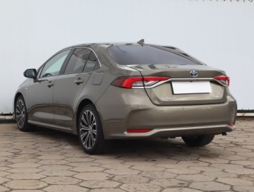 Toyota Corolla XII Sedan 1.8 Hybrid 122KM 2020 Toyota Corolla 1.8 Hybrid, Salon Polska, zdjęcie 3