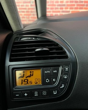 Citroen C4 Picasso I 1.6 THP 156KM 2011 Citroen C4 Picasso Automat LPG Navi Warszawa gwarancja w cenie VRWV 1.6, zdjęcie 27