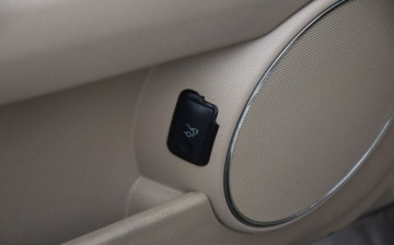 Mercedes Klasa C W204 Limuzyna 1.6 180 K BlueEFFICIENCY 156KM 2009 Mercedes-Benz Klasa C 1.6B Kompresor Skora Navi Xenon 2 KPL KOL Serwis Zad, zdjęcie 37