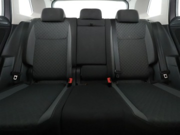 Volkswagen Tiguan II SUV 2.0 TDI 150KM 2019 Volkswagen Tiguan automat navi PDC climatronic, zdjęcie 17