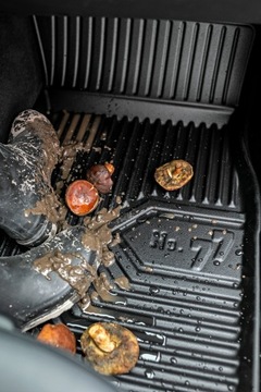 TOYOTA YARIS III 2011-2019 РЕЗИНОВЫЕ КОВРИКИ