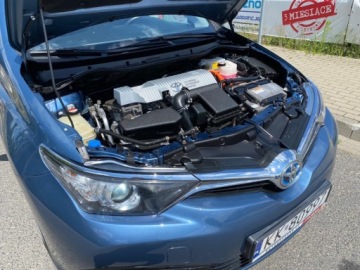 Toyota Auris II Touring Sports Facelifting 1.8 Hybrid 136KM 2016 Toyota Auris HYBRYDA AUTOMAT KLIMATYZACJA NAWIGACJA KAMERA TEMPOMAT GRZANE, zdjęcie 20
