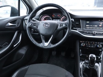 Opel Astra J GTC 1.6 CDTI Ecotec 136KM 2017 Opel Astra 1.6 CDTI, Salon Polska, Skóra, Klima, zdjęcie 6