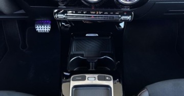 Mercedes Klasa A W177/V177 Hatchback Facelifting 2.0 220 190KM 2023 Mercedes-Benz Klasa A Salon PL 4Matic AMG 8G-DCT BlindSpot CarPlay Kamera, zdjęcie 18