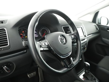 Volkswagen Sharan II Van Facelifting 2.0 TDI SCR 150KM 2020 Volkswagen Sharan Hak ! Tempomat ! Navi ! Podgrz., zdjęcie 21