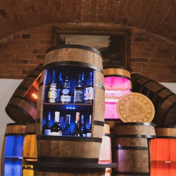 Деревянная барная стойка со светодиодной подсветкой RGB.