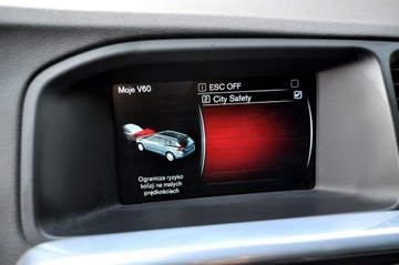 Volvo V60 I Kombi Facelifting 1.6 D2 115KM 2015 Volvo V60 LiFT Ocean Race 1,6 HDi Ledy Digital, zdjęcie 35