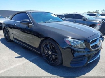 Mercedes Klasa E W213 2018 Mercedes-Benz Klasa E 2018 MERCEDES-BENZ E 400 3.0 Benzyna 329KM, zdjęcie 1