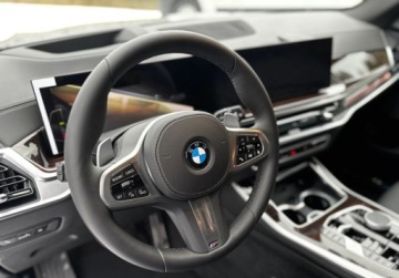 BMW X5 G05 SUV Facelifting 3.0 30d 298KM 2025 BMW X5 Autoryzowany dealer BMW Bonkowscy oferuje samochod: 3.0 Diesel, zdjęcie 8
