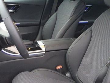 Mercedes Klasa C W206 Limuzyna 1.5 200 204KM 2025 MERCEDES-BENZ C Klasa 200 Avantgarde Sedan 204KM 2025, zdjęcie 6