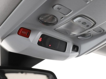 Peugeot 3008 II Crossover 1.2 PureTech 130KM 2017 Peugeot 3008 Navi Klimatyzacja Czujniki parkowania, zdjęcie 39