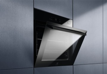 Паровая духовка Electrolux SteamBoost EOB8S39WZ