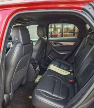Jaguar F-Pace SUV Facelifting 2.0 P 249KM 2022 Jaguar F-Pace F-pace 2.0 I4 250 PS AWD Auto R Dynamic SE FV23 2.0 Benzyna, zdjęcie 15