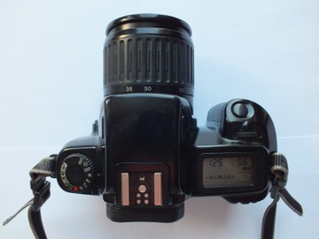 Canon EOS 1000 F + Canon EF 35-80 mm f4-5.6 - sprawny