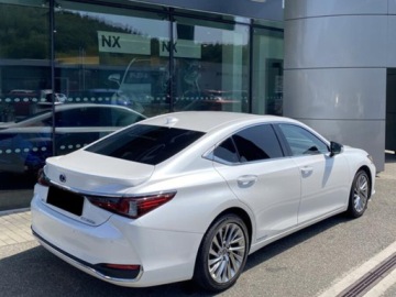 Lexus ES VII (XV70) Sedan Facelifting 300h 218KM 2025 LEXUS ES 300h Omotenashi Sedan 2.5 E-CVT 218KM 2025, zdjęcie 3