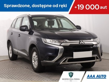 Mitsubishi Outlander III SUV Facelifting 2017 2.0 150KM 2019 Mitsubishi Outlander 2.0, Salon Polska