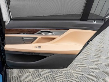BMW Seria 7 G70 2022 BMW 745 PY13616#745Le xDrive Ambient K.cofania, zdjęcie 29