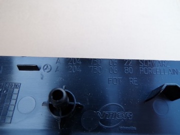 LIŠTA DVEŘE ZADNÍCH PRAVÝCH MERCEDES W204 A2047300622 NOVÁ ORIGINÁLNÍ