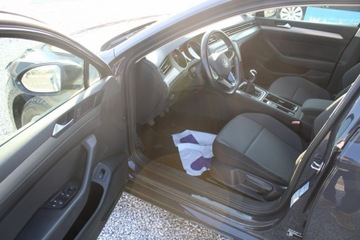 Volkswagen Passat B8 Limousine Facelifting 1.5 TSI EVO 150KM 2021 Volkswagen Passat ESSENCE App-Connect LED F-vat, zdjęcie 13